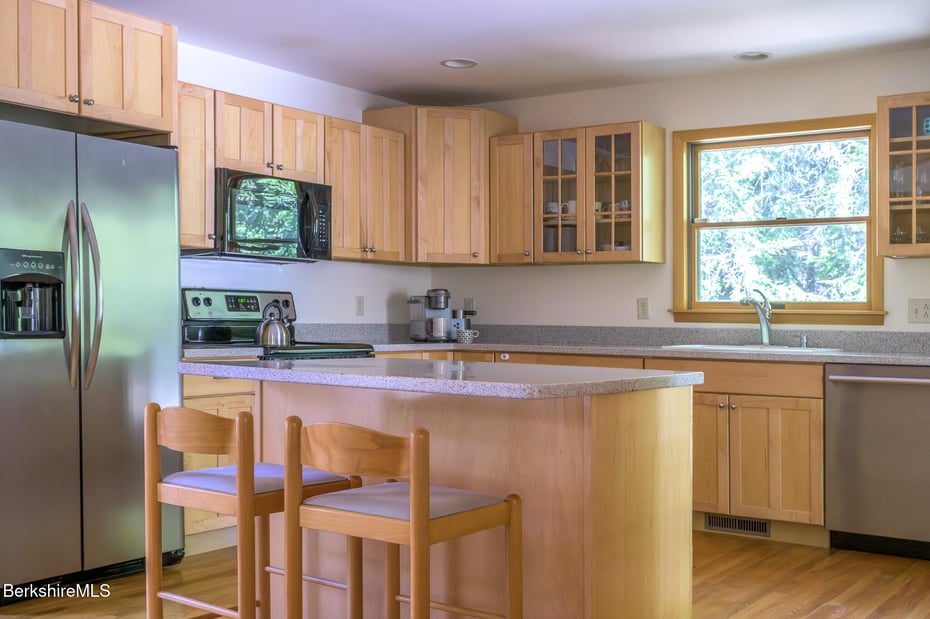 545 W Center Rd Photo 23