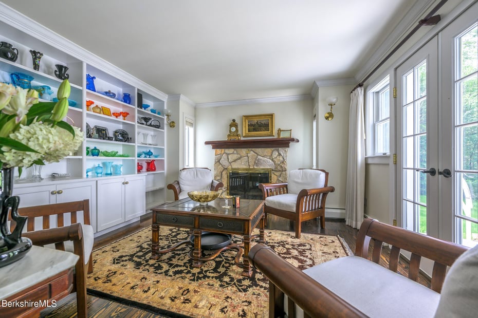 176 West Center Rd Photo 16