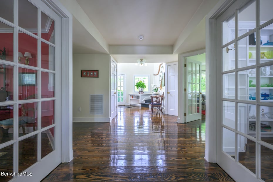 176 West Center Rd Photo 14