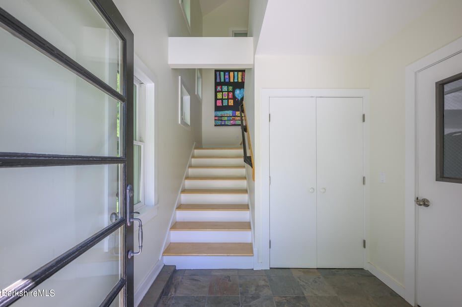 176 West Center Rd Photo 43