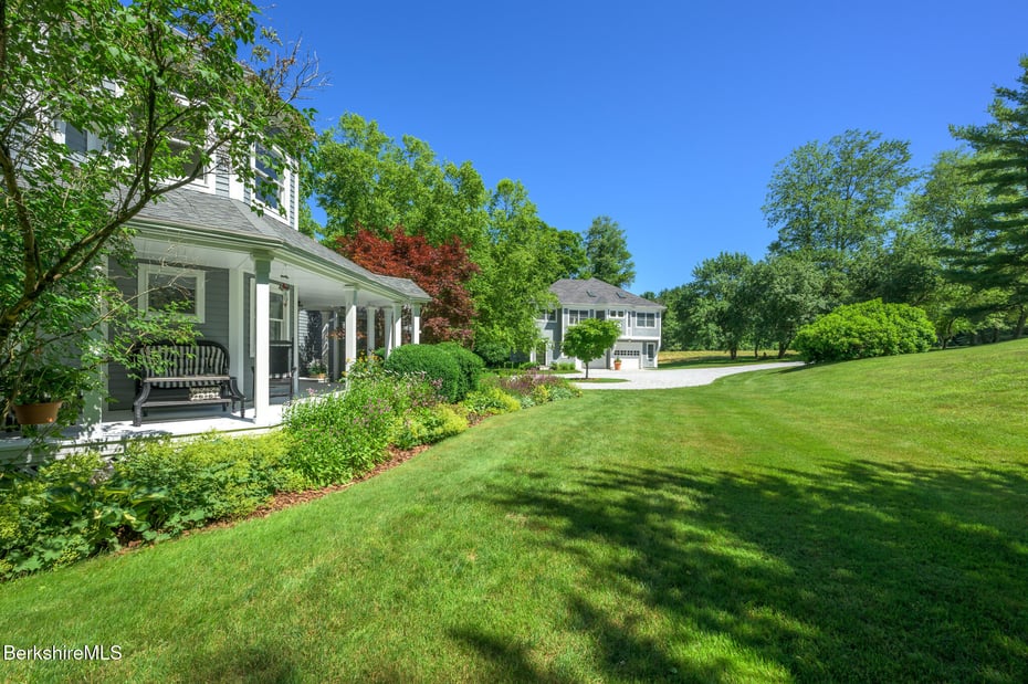 176 West Center Rd Photo 7