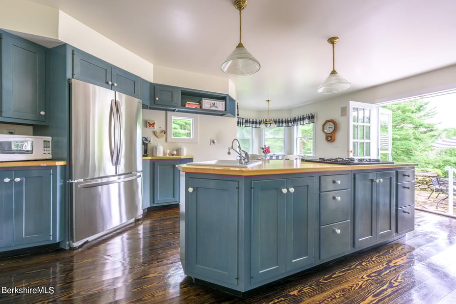 176 West Center Rd Photo 18