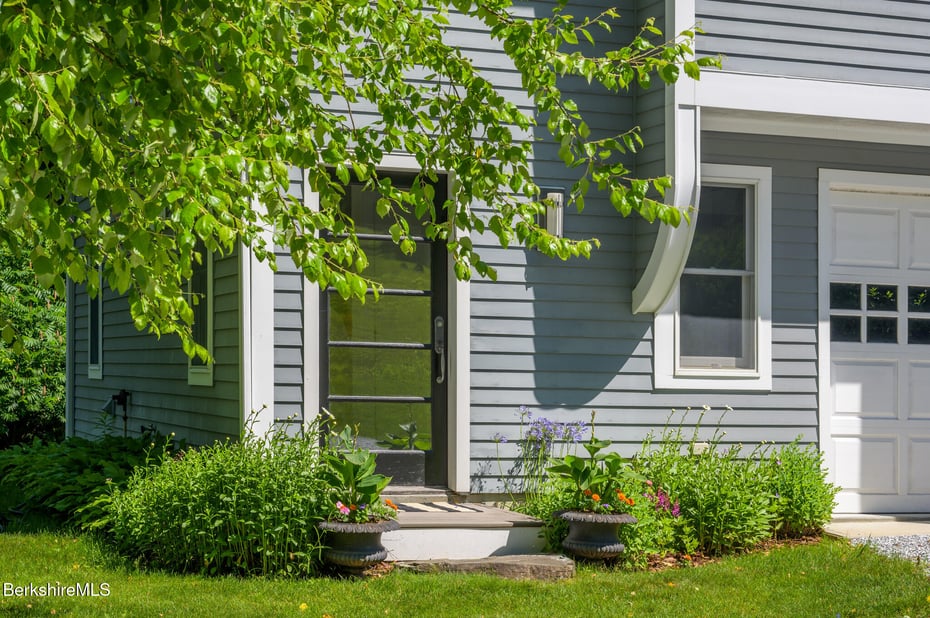 176 West Center Rd Photo 42