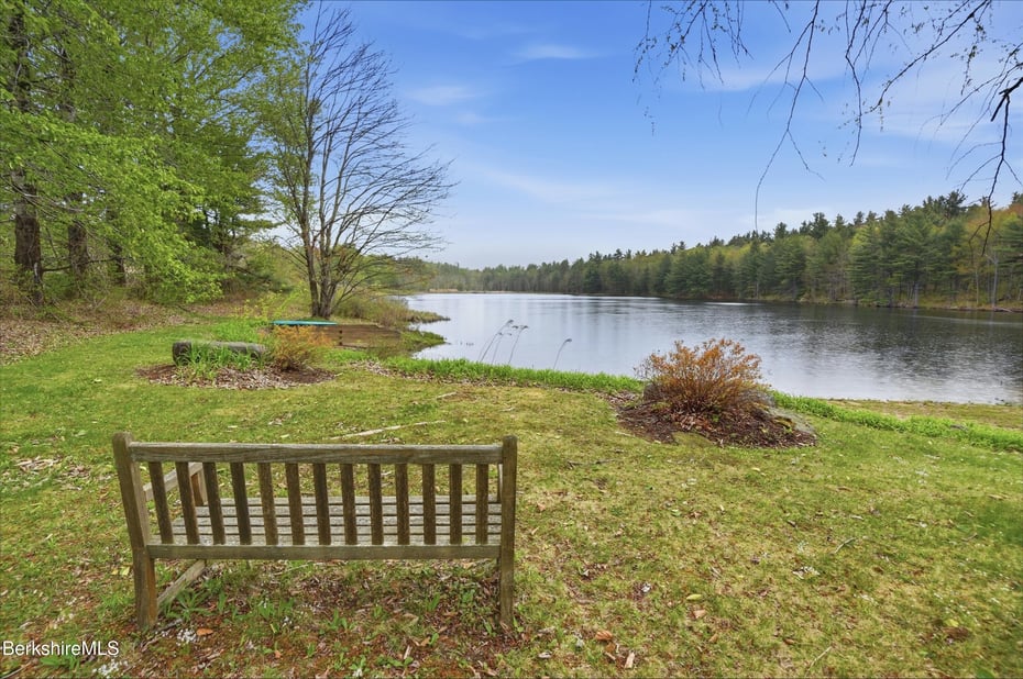 135 Mallard Dr Photo 5