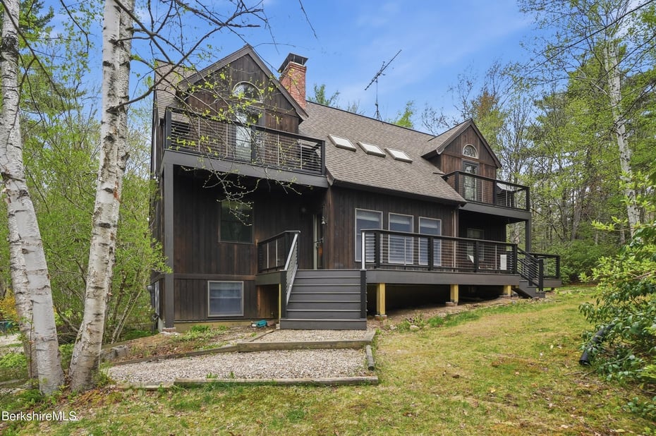 135 Mallard Dr Photo 2