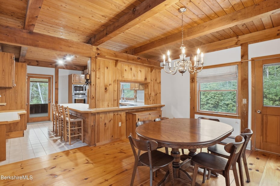 135 Mallard Dr Photo 18