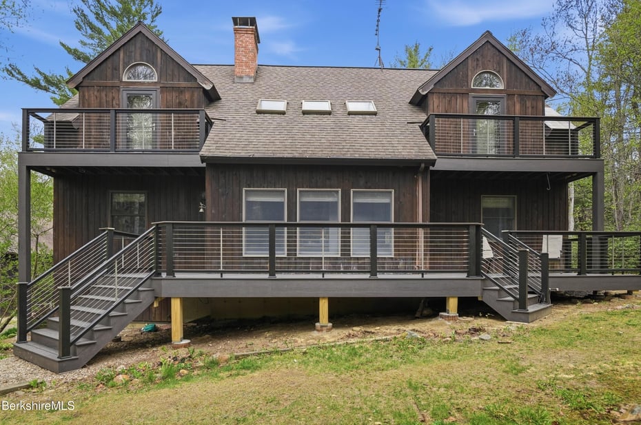 135 Mallard Dr Photo 1