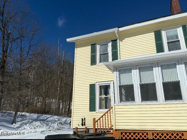 77 Carson Ave Photo 2