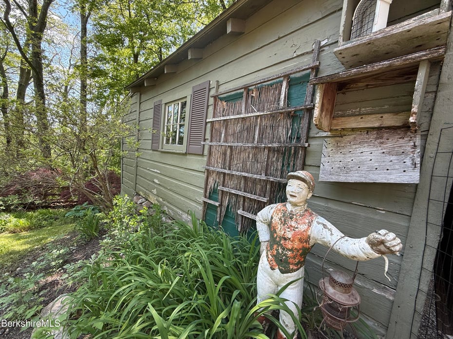 6 Beacon Hill Photo 42