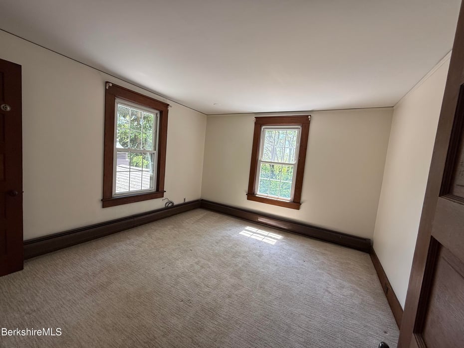 6 Beacon Hill Photo 24
