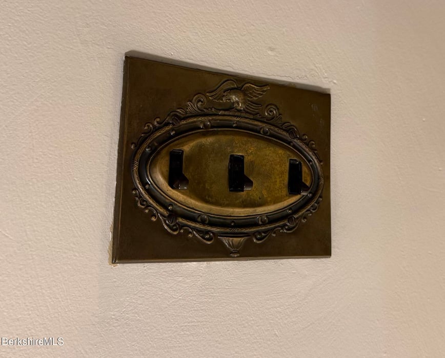 6 Beacon Hill Photo 23