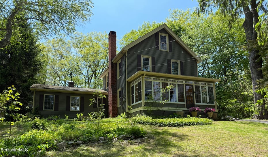 6 Beacon Hill Photo 1