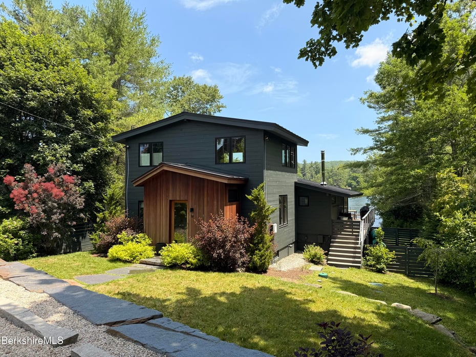 19 Buckingham Ln Photo 3
