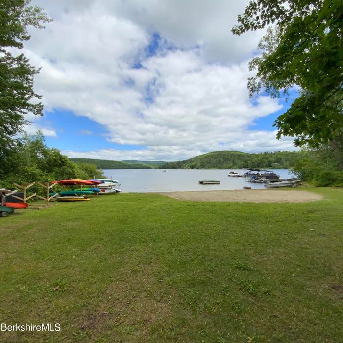 19 Lakeside Dr Photo 6