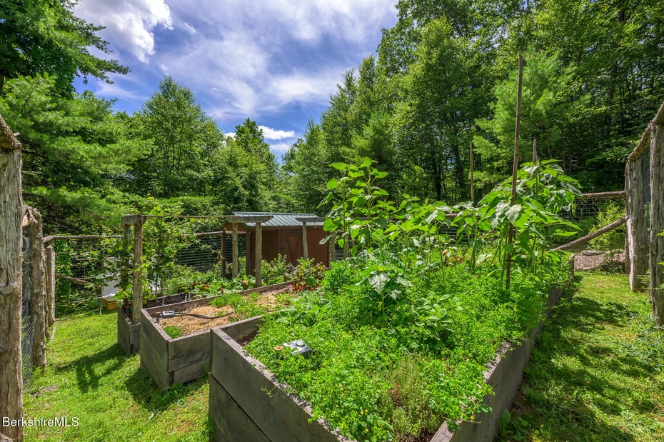 50 Old Village Rd Photo 58