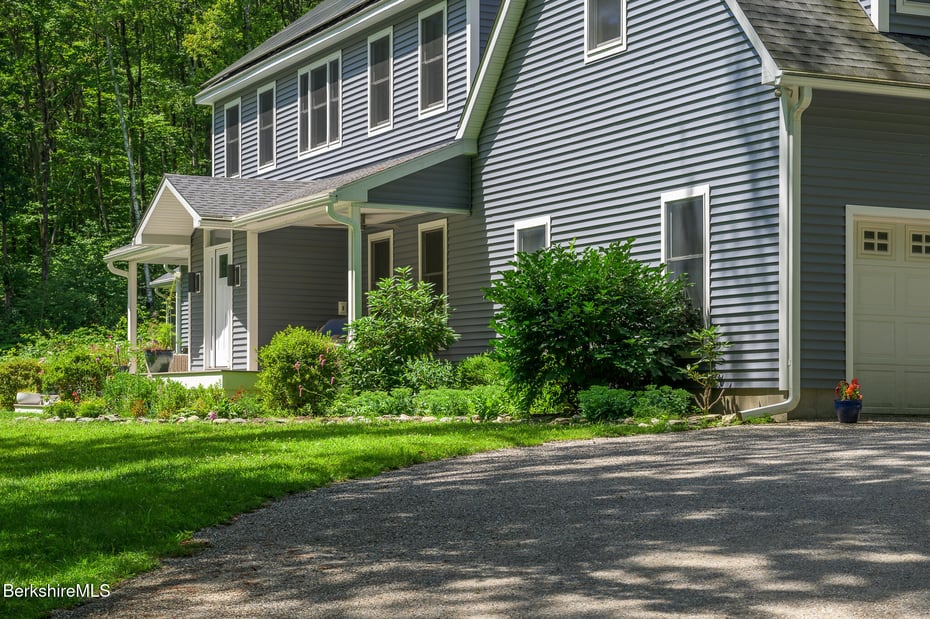 50 Old Village Rd Photo 6