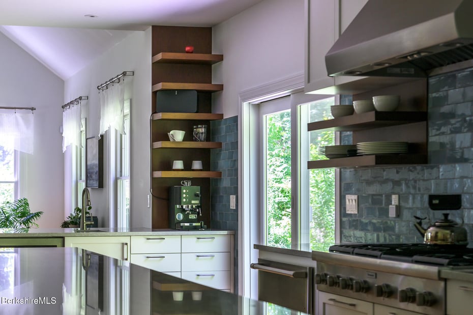 50 Old Village Rd Photo 18