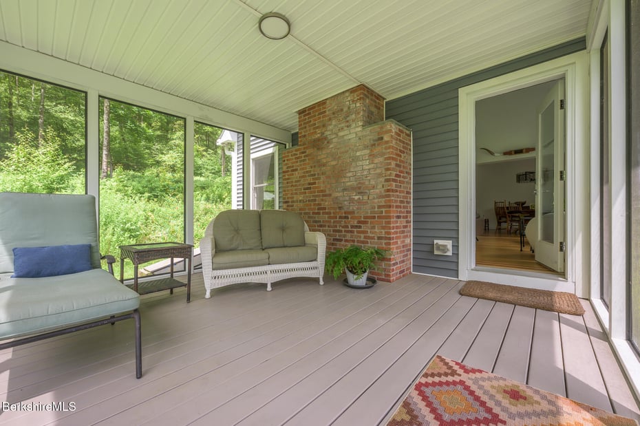 50 Old Village Rd Photo 26