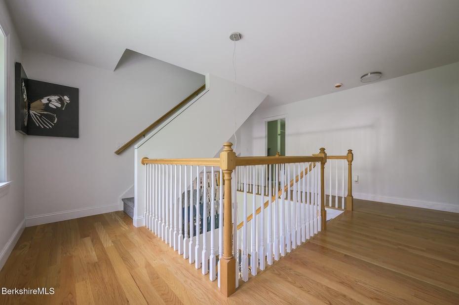 50 Old Village Rd Photo 42