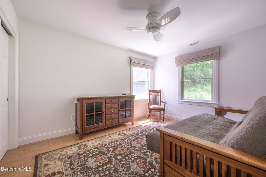 50 Old Village Rd Photo 33