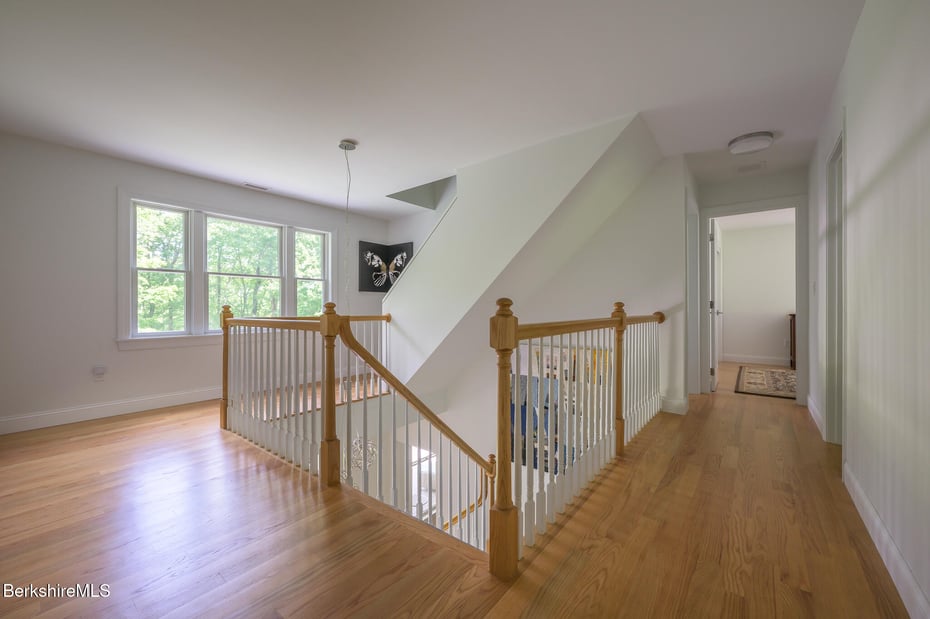 50 Old Village Rd Photo 31