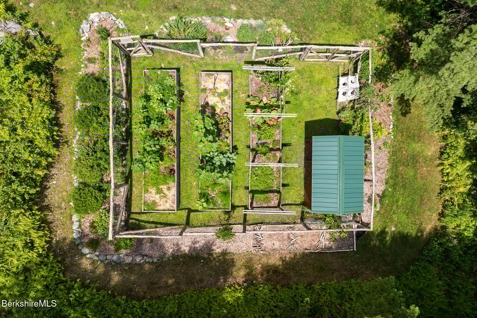 50 Old Village Rd Photo 59