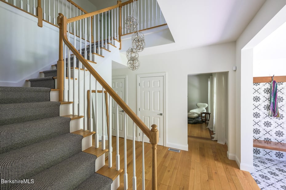 50 Old Village Rd Photo 29