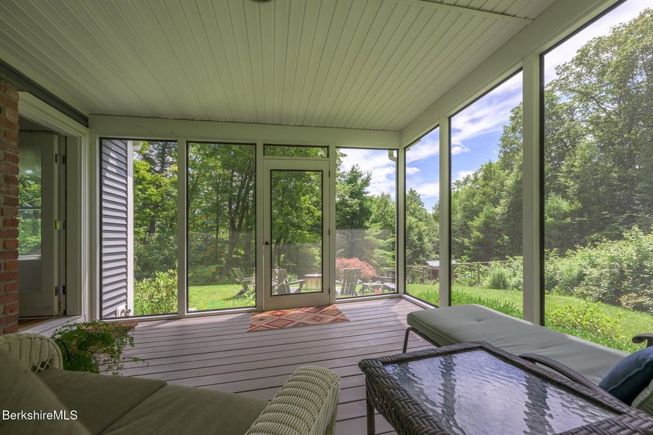 50 Old Village Rd Photo 27