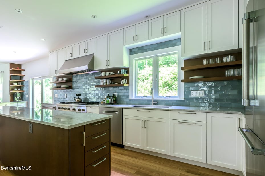 50 Old Village Rd Photo 17