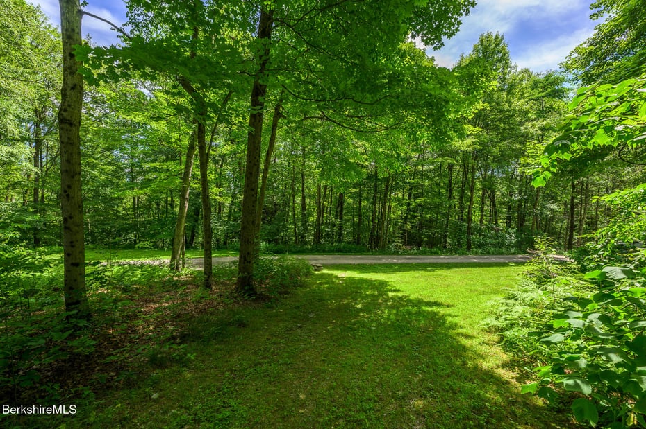 50 Old Village Rd Photo 62