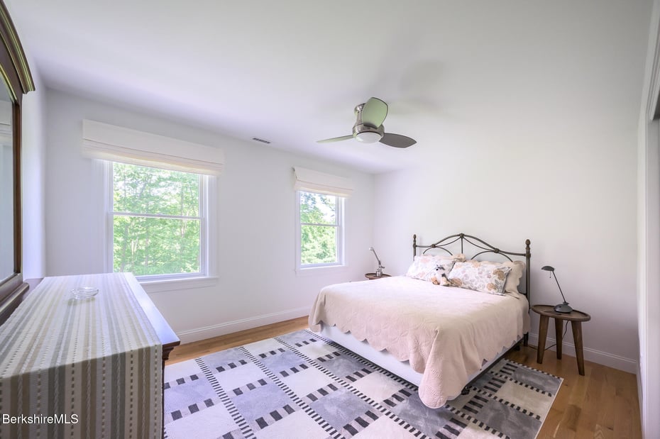 50 Old Village Rd Photo 34