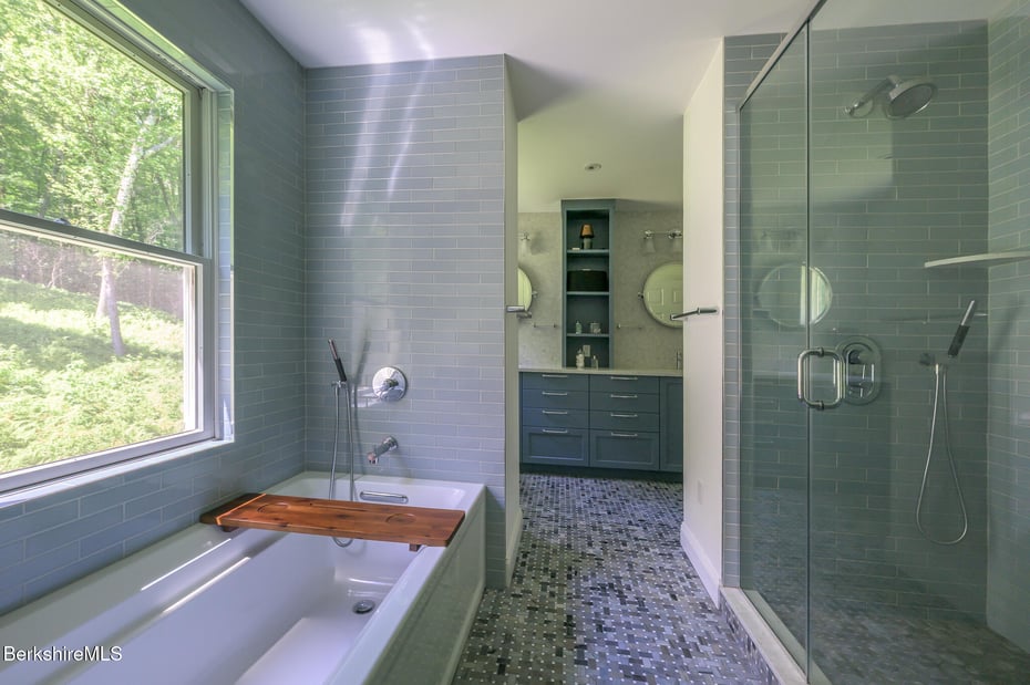 50 Old Village Rd Photo 37