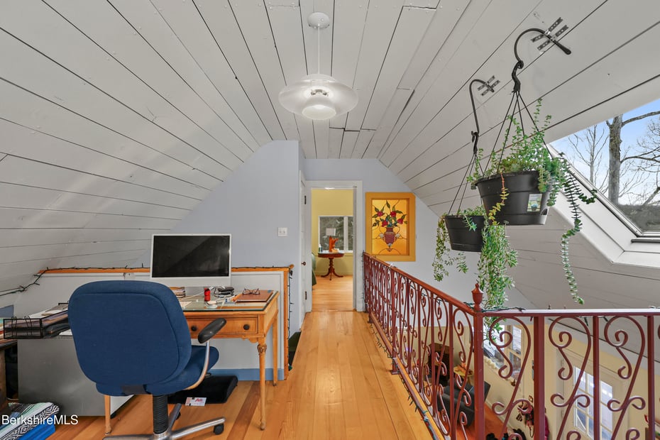 13 Jordan Rd Photo 25