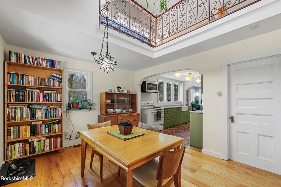 13 Jordan Rd Photo 11