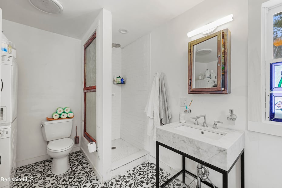 13 Jordan Rd Photo 22