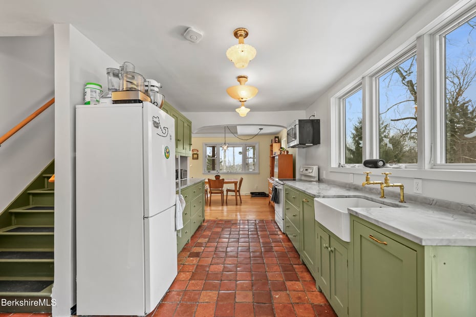 13 Jordan Rd Photo 19