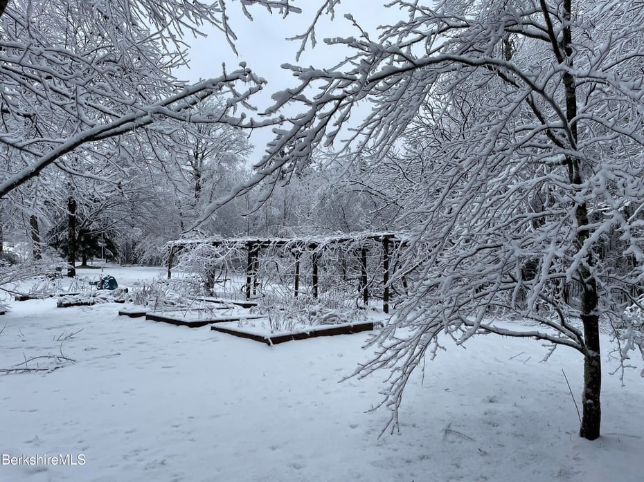 13 Jordan Rd Photo 41