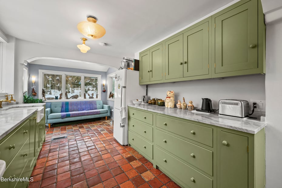 13 Jordan Rd Photo 16