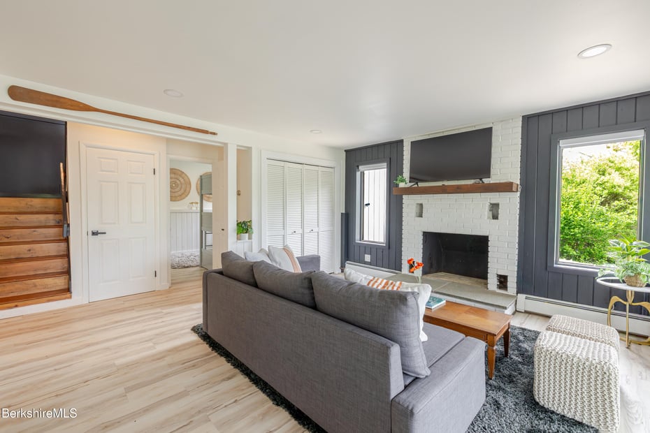 10 Buckingham Ln Photo 24