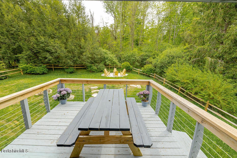 10 Buckingham Ln Photo 5