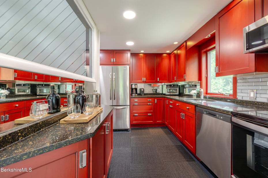 10 Buckingham Ln Photo 8