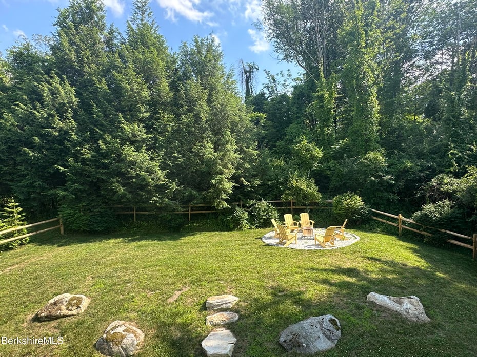 10 Buckingham Ln Photo 28
