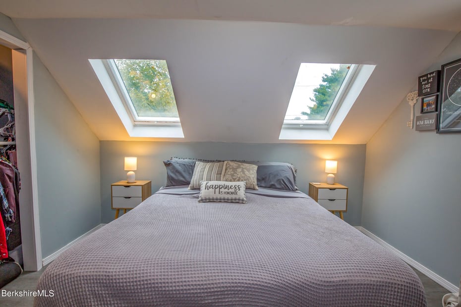 2 Walnut St Photo 24