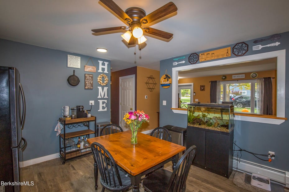 2 Walnut St Photo 11