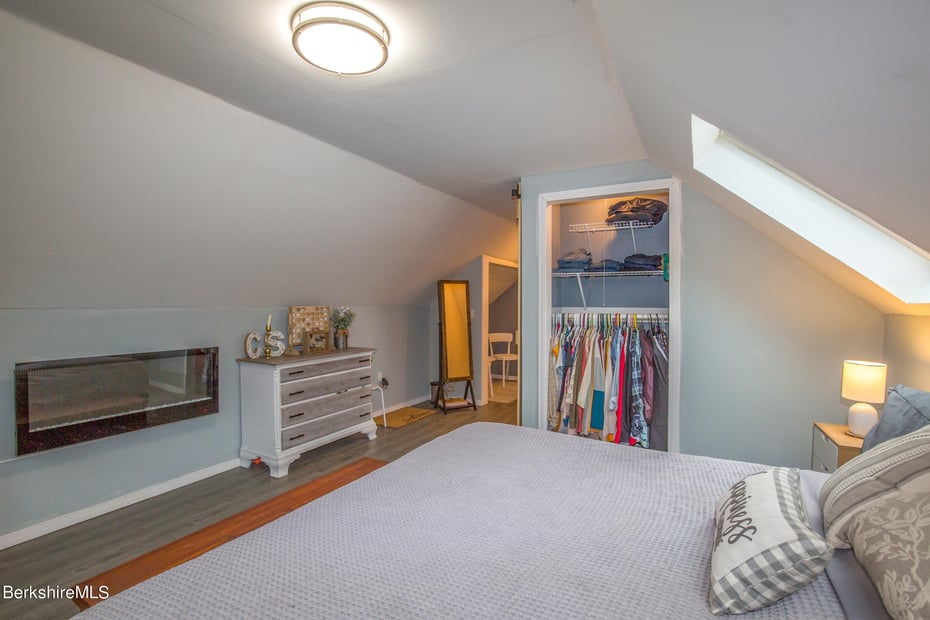 2 Walnut St Photo 22