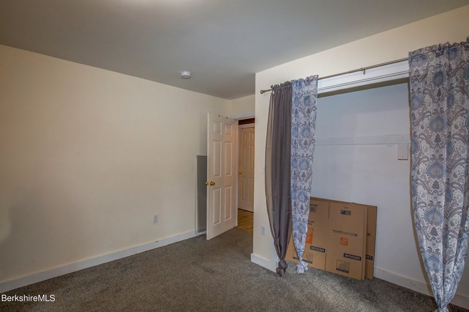 2 Walnut St Photo 14