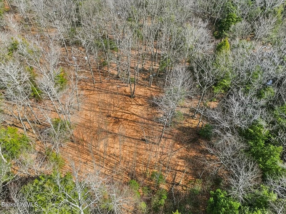 8 Hemlock Rd Photo 1