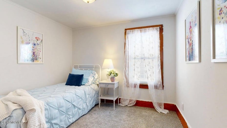 67 Carson Ave Photo 15