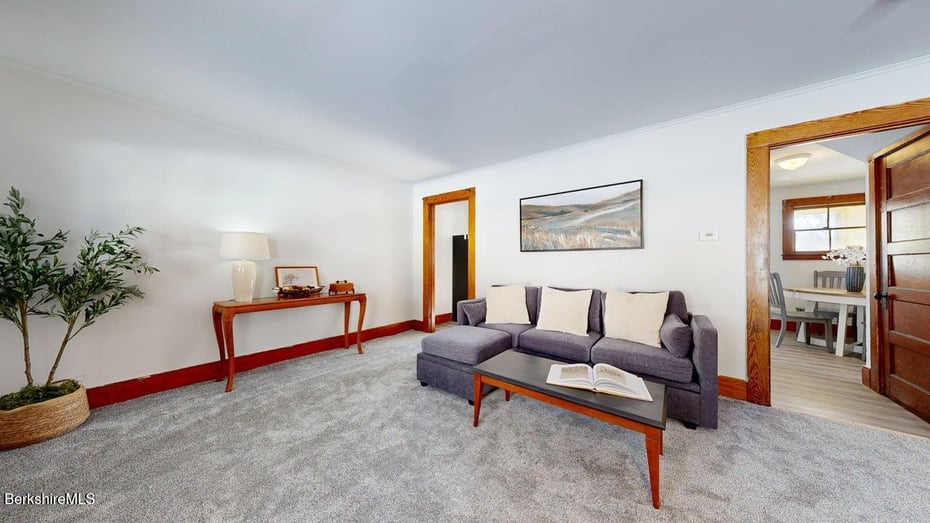 67 Carson Ave Photo 21