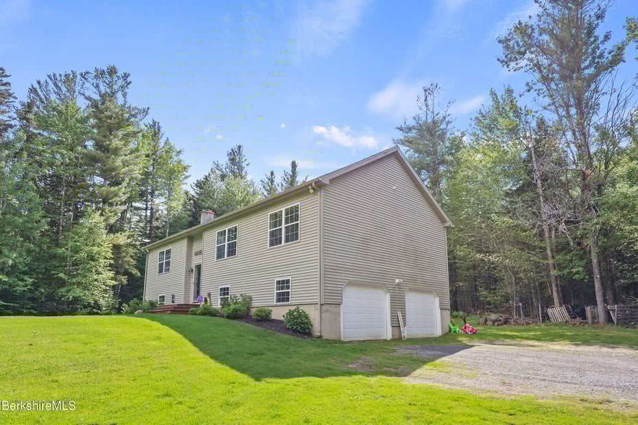 32 Scott Rd Photo 3